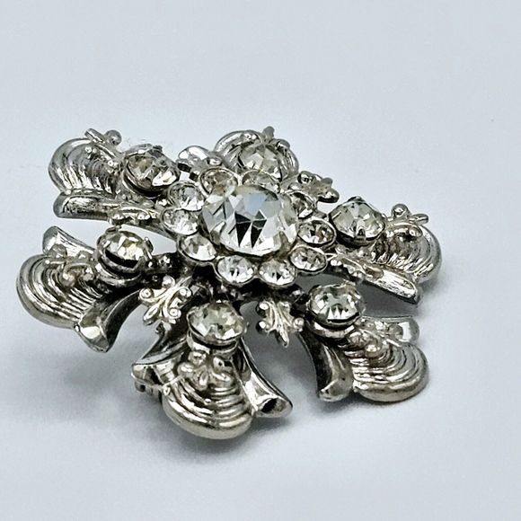 Fleur De Lis Brooch Vintage Renaissance Pic Crystal Silver Tone Estate Jewelry - Picture 7 of 12